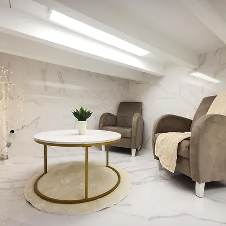 Dina House Appartement