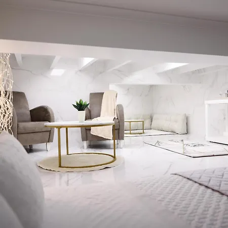 Dina House 纳扎雷